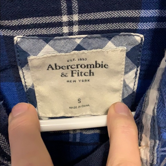 Button down top - Picture 2 of 3